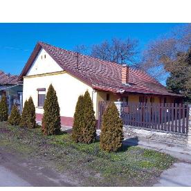 5946 Békéssámson, Liget sor 1. számú, belterület 933 hrsz. alatt nyilvántartott kivett lakóház, udvar, gazdasági épület és tüzép megnevezésű ingatlan