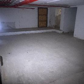 Tiszaújváros belterületi iroda és pince