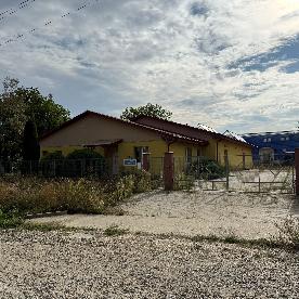 Kivett / telephely, üzemi épület ,garázs és raktár